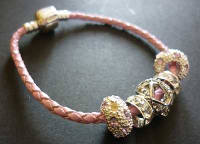BRACELET