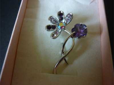 BROOCH