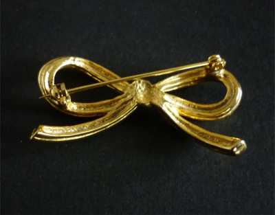 BROOCH