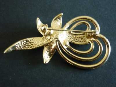 BROOCH