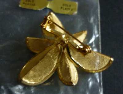 BROOCH
