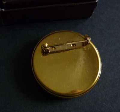 BROOCH