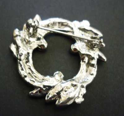 BROOCH