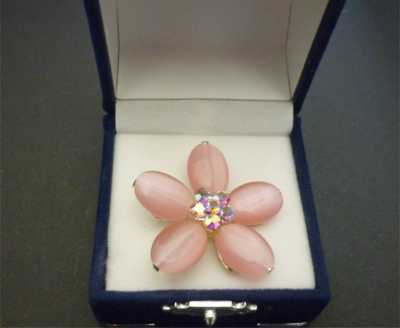 BROOCH