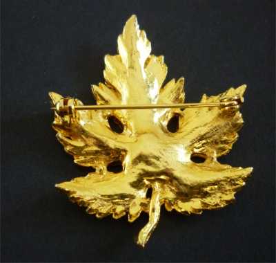 BROOCH