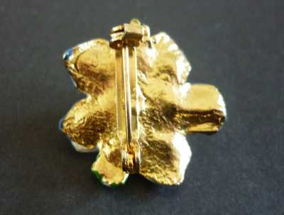 BROOCH