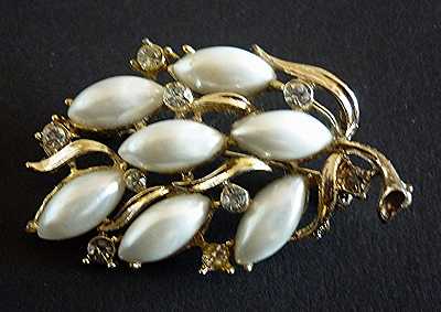 BROOCH