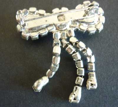 BROOCH