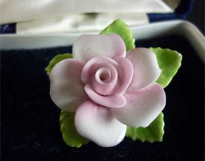BROOCH