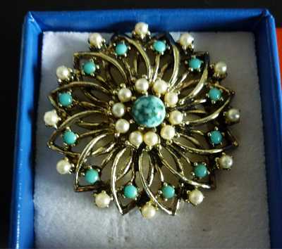 BROOCH