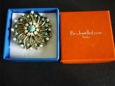 BROOCH