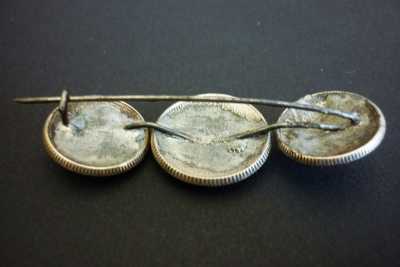 BROOCH