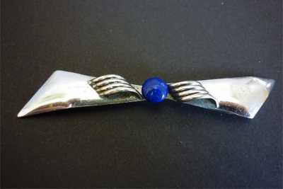 BROOCH