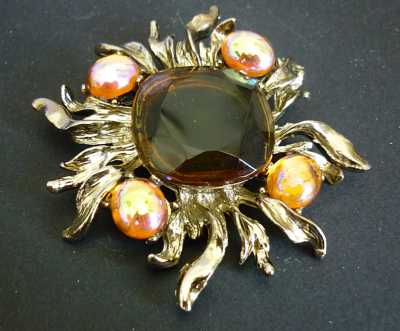BROOCH
