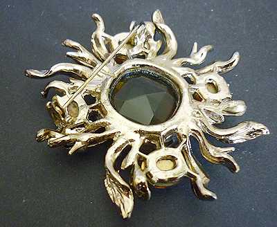 BROOCH