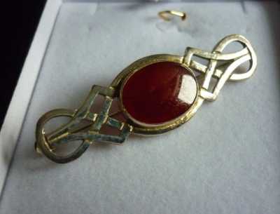 BROOCH