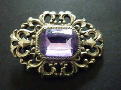BROOCH