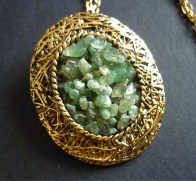 BROOCH