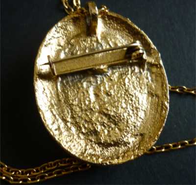 BROOCH
