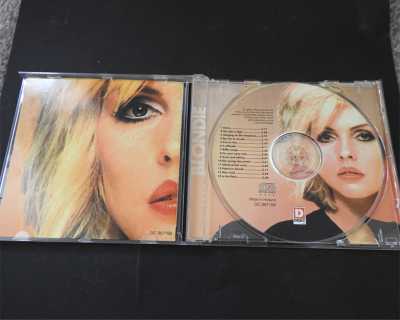 BLONDIE