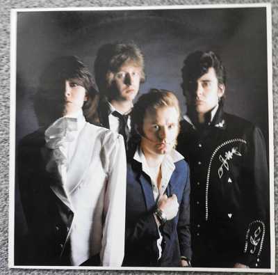PRETENDERS